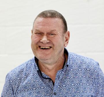 Nigel Smith Mythbuster head and shoulders photograph