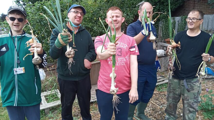 five members of the group with their prize onions!