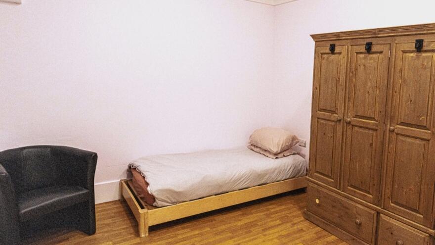 House 3 Dolphin Court Havant bedroom